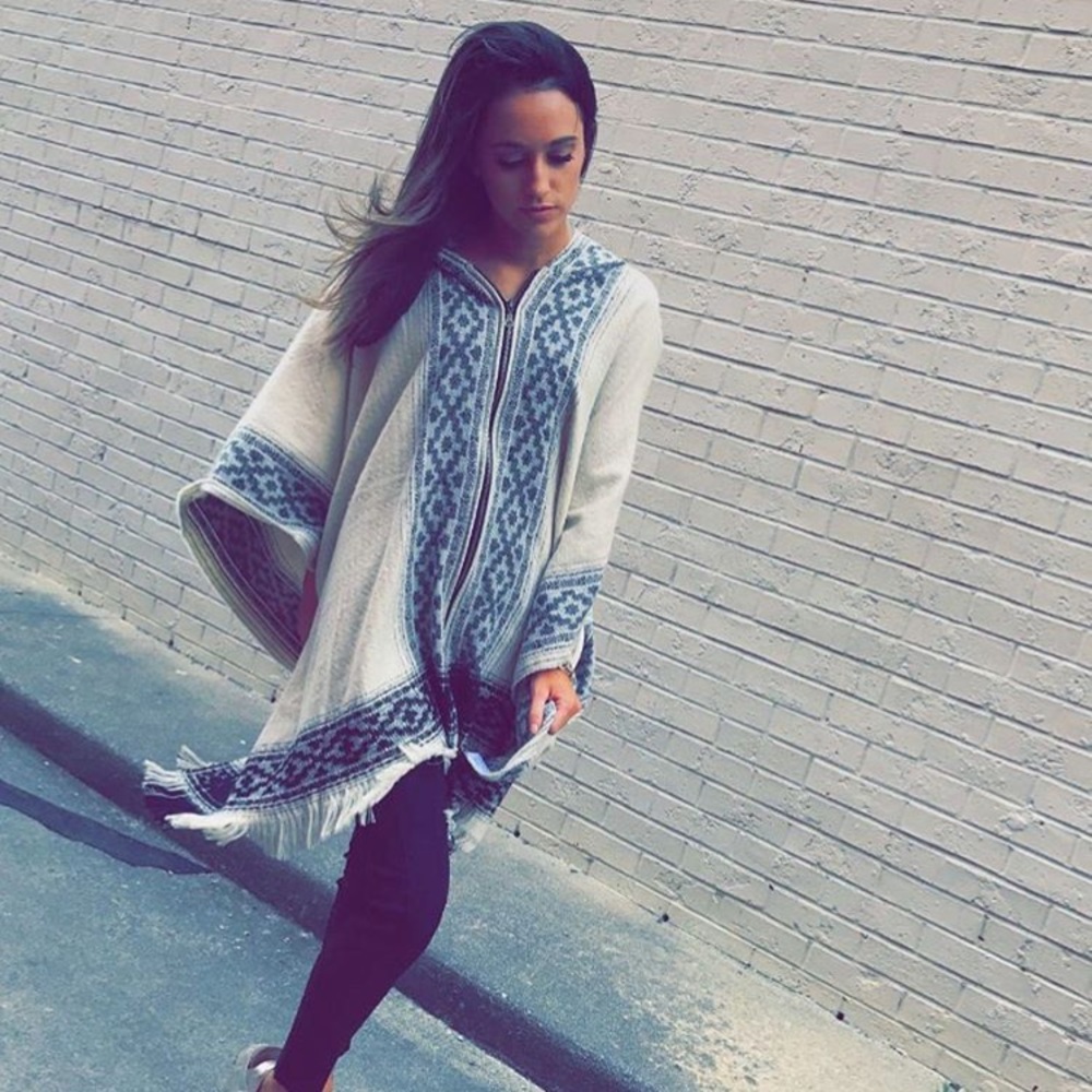 CARAPACE Creme Cardigan